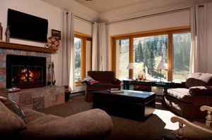 Luxury Ski in/Ski Out Condo - Corner Unit - Views of the Slopes