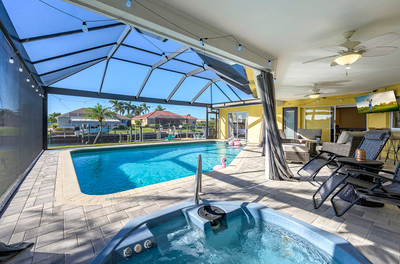 New! Gulf Breeze Haven - Dog Friendly - Hot Tub - Pool - Canal-Gulf Access