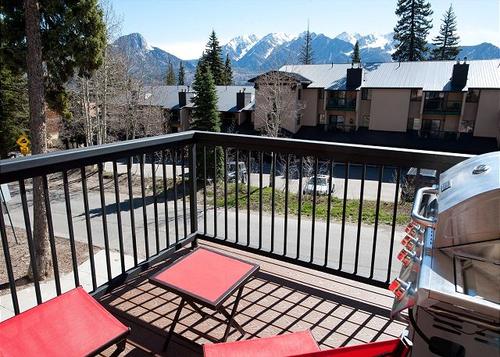 Completely Remodeled Townhome - Ski In/Out - Awesome Views