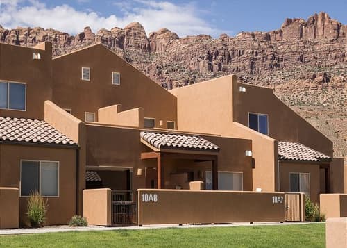Dog Friendly Townhome - Views of the Moab Rim - Pool & Hot Tub-10A8