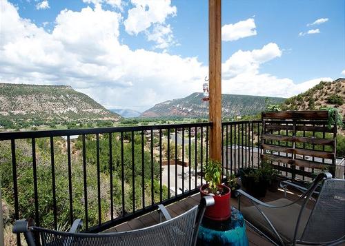 Luxury Home 2 miles to Downtown Durango - Amazing Views - AC - Ping Pong