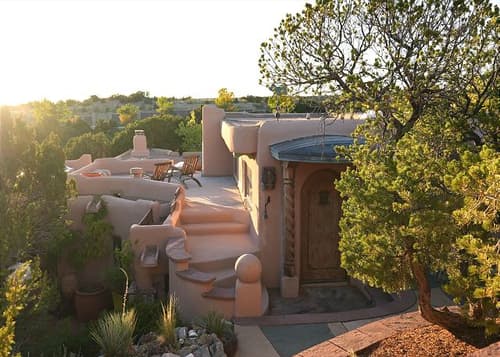 Rare Stay! Adobe Villa - Near Plaza - Spectacular Gardens - 2 Kiva Fireplaces
