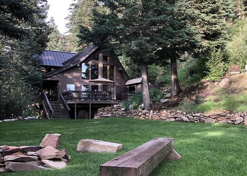 Secluded Pet Friendly Mountain Cabin - Hot Tub - 20 Min to Downtown Durango