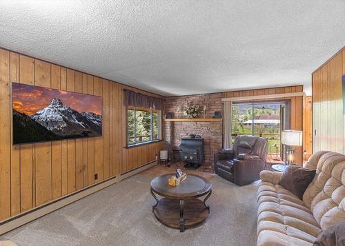 New Listing! Great Outdoor Space with Awesome Views - Fire Pit / Sauna / Deck
