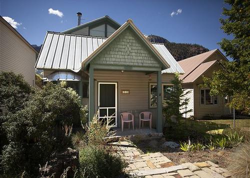 Heart of Ouray - Walk to Downtown - Garden Cottage