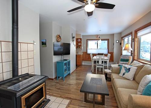 Updated Townhome - On the Uncompahgre River - Pet Friendly