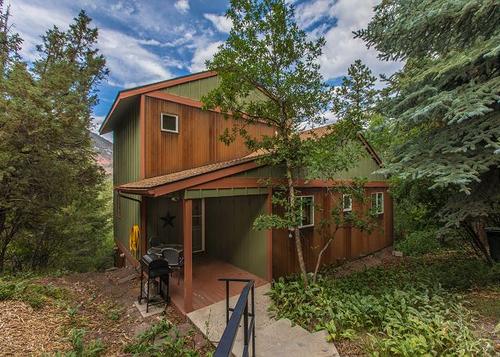 Secluded Mountainside Home-10 Mins to Ouray- Amazing Views - Wrap-Around Deck