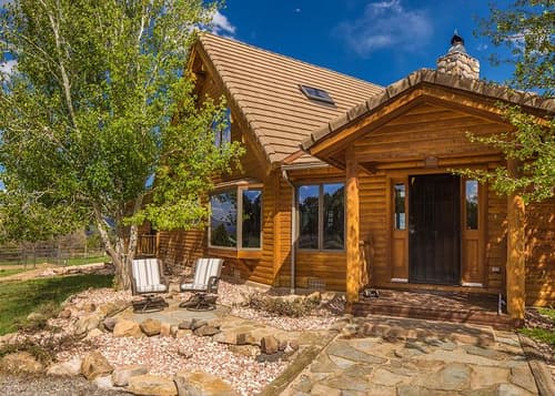 Classic Colorado Luxury Log Home - 40 Private Acres - Dogs Welcome - Fire Pit