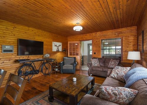 Historic Updated Cabin on a Ranch - 13 miles to Durango - Central AC