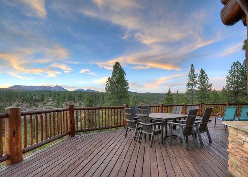 Luxury Log home on 40 Acres - Awesome Views and Decks - 7 Min to Durango