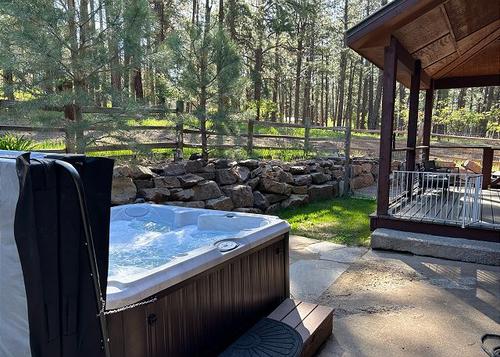 HotTub, Kid & Pet Friendly, Near Town/Lakes - Privacy in the Pines