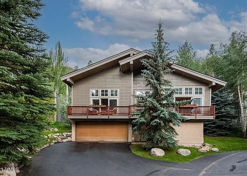 Luxury West Vail Home-2 car garage, on free bus route, sleeps 10