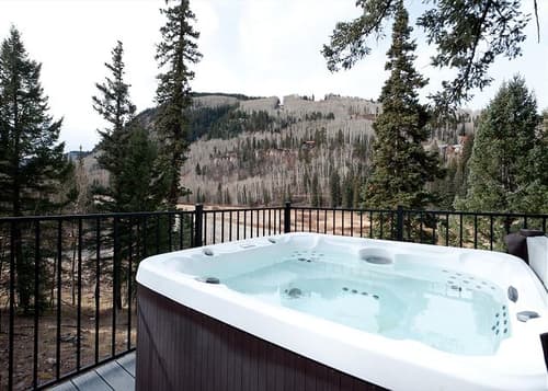 Pet Friendly Modern Cabin - Hot Tub and Views - Across from Purgatory
