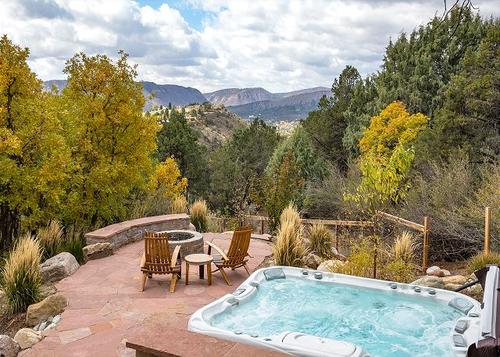 Luxury Home on 4 Acres - Hot Tub, Pool Table, Fire Pit & Views