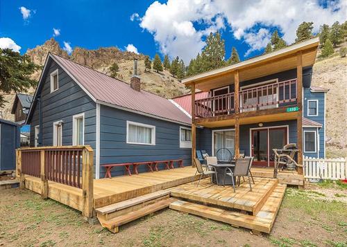 Spacious Home-Ideal Location to Downtown Creede-Pets Welcome-Fire Pit