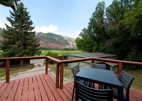Affordable Home - 9 Minutes to Downtown Durango - Hot Tub/Views