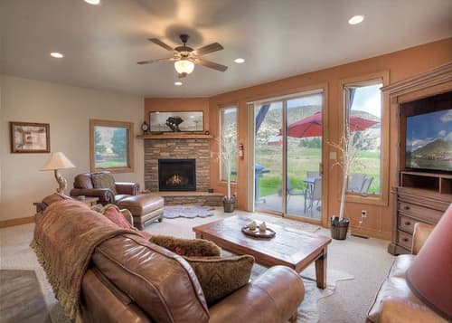New Listing!Discount Golf Privileges - Overlooks 9th Green - Wolf Creek Ski 