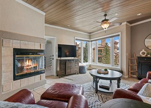 New Listing! Remodeled Eolus Ski in/Ski Out condo - Views - Deck