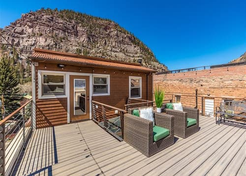 New Listing! Beautifully Updated Studio in the Heart of Downtown Ouray