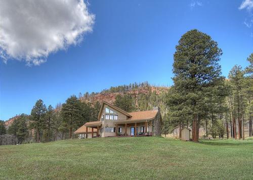 New Listing! Open Space, Fresh Air, Mountain Views, Every Bedroom is a Suite