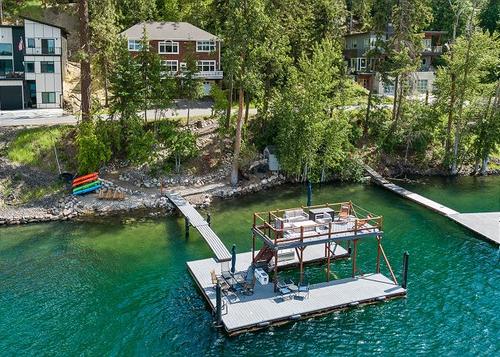 New! Waterfront| Kayaks| Beach| Elevated Deck for Lake Days and Summer Nights