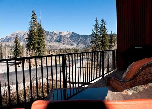 Professionally Decorated Luxury Townhome - Views - Ski in/Out
