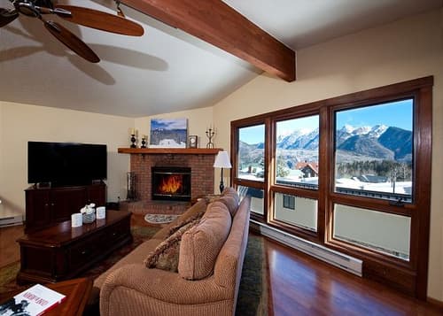 Affordable Ski in/Ski Out Condo - Awesome Views