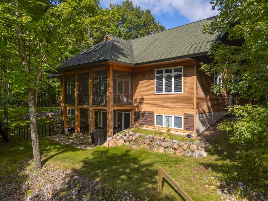 lakefront cabins northwoods